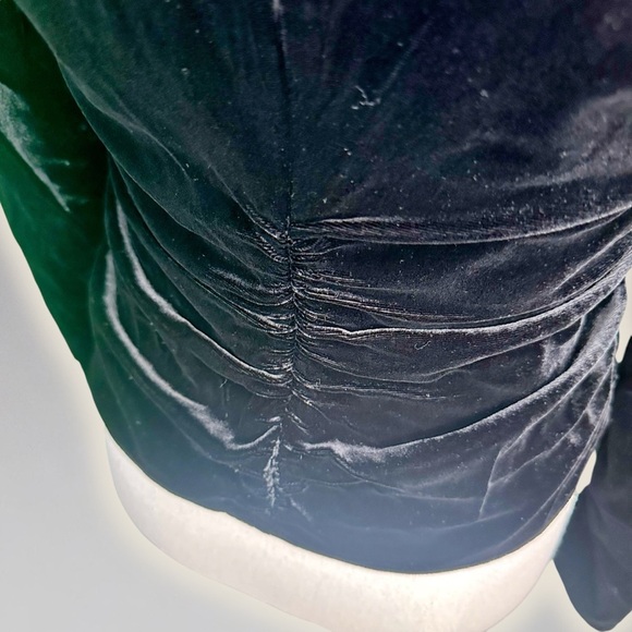 NWT Veronica Beard Black ‘Pelona’ Velvet Ruched Long Sleeve Top Size 2 - Picture 14 of 16